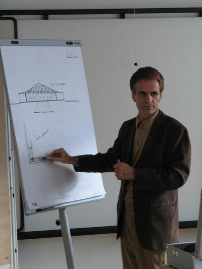 VHS Linz Bauen mit der Sonne
Start der Vortragsserie Bauen mit der Sonne auf der Volkshochschule Linz. Einzelne Titel: 'Farbe und Raum', 'Dachgeschoßausbau', 'Wintergärten', 'kindgerechtes Wohnen'.