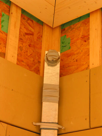 Lüftungsauslass für kontrollierte Wohnraumlüftung
In jedem Zimmer des Atriumhauses gibt es einen Frischlufteintrag aus der kontrollierten Lüftung. Die Fortluft kommt aus den Sekundärräumen wie WC, Bad und Küche.